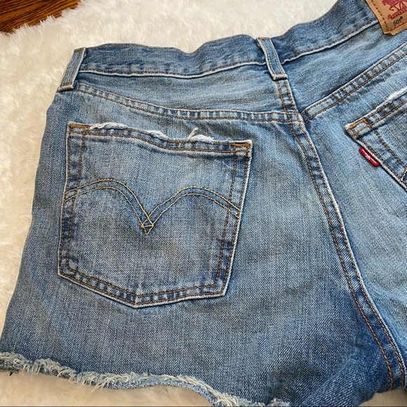 Levi’s 501 Button Fly Shorts Sz 28 - Picture 7 of 12